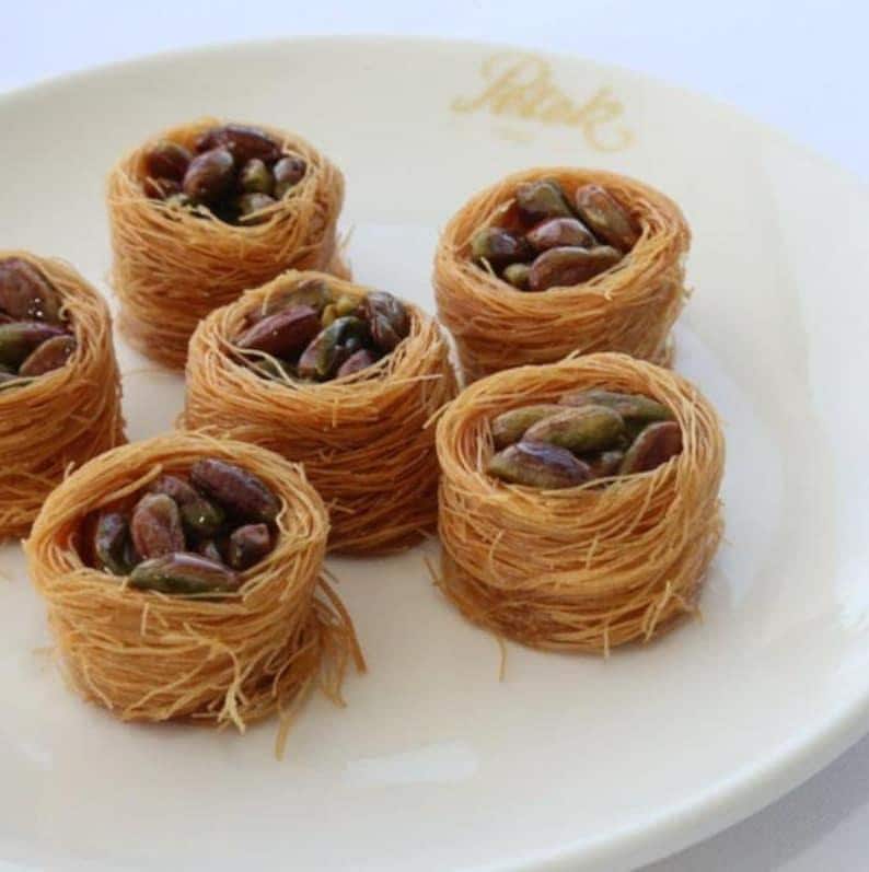 Petek 1942 - Mixed Aleppo Dessert Box 680g | Super Mixed Baklava ...