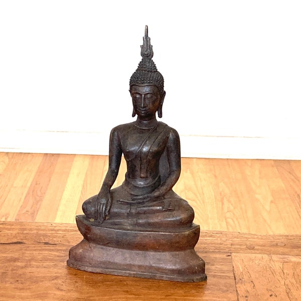 Temple Sitting Buddha Statue Home Decor