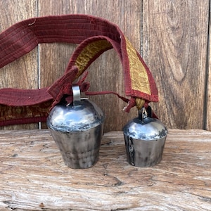 Campainha de ferro para porta de fazenda