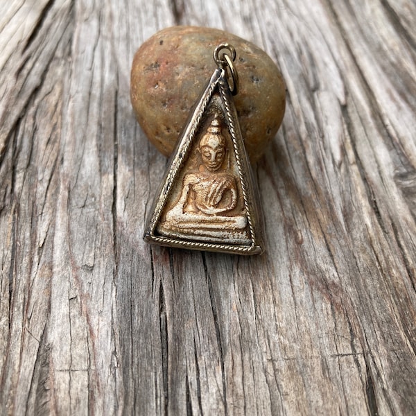 Temple Sitting Buddha Amulet Pendant