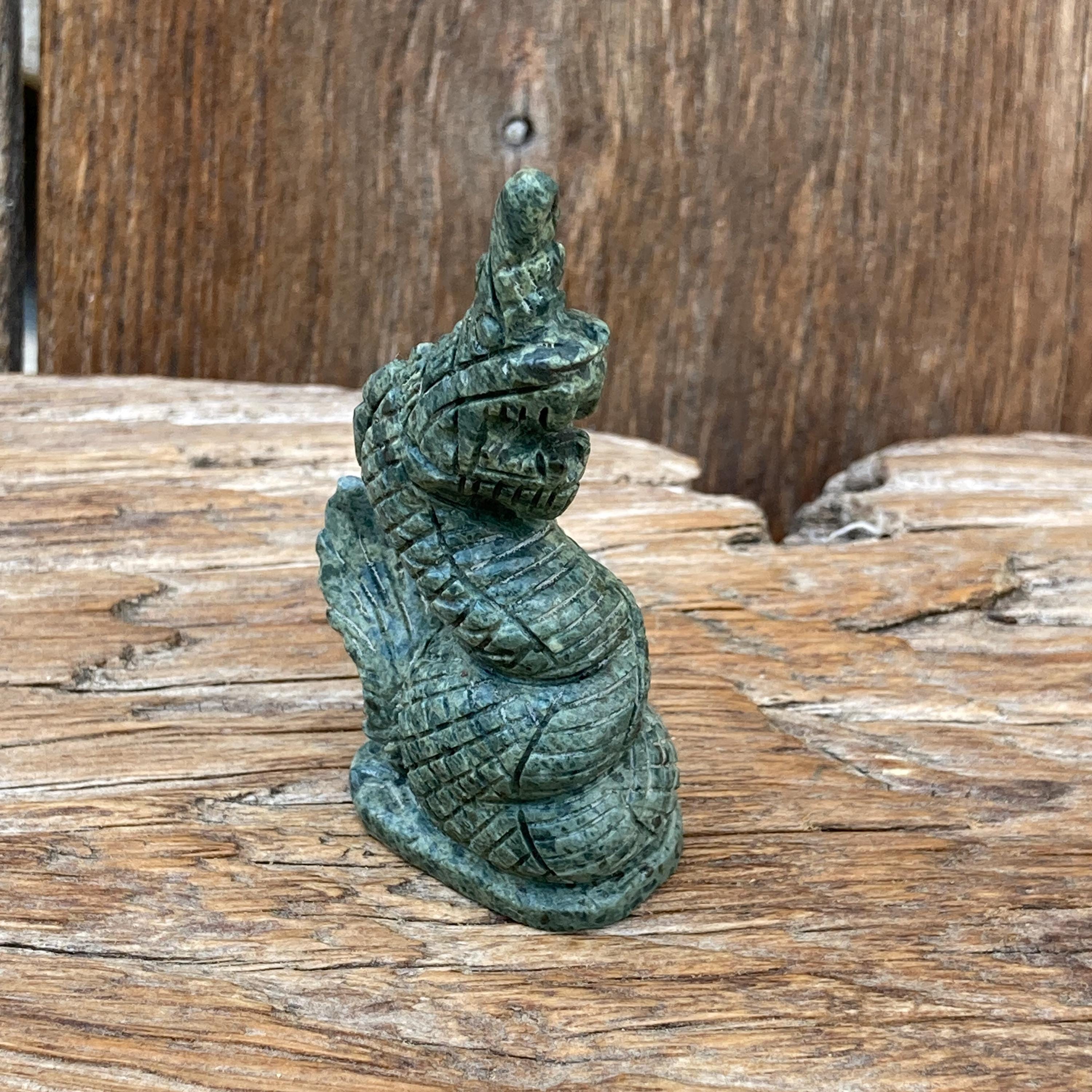 蛇龍翡翠の置物 室内装飾 - Etsy 日本