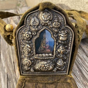 Buddhist Ghau Amulet Box Travel Shrine: Tibetan Eight Auspicious Symbols