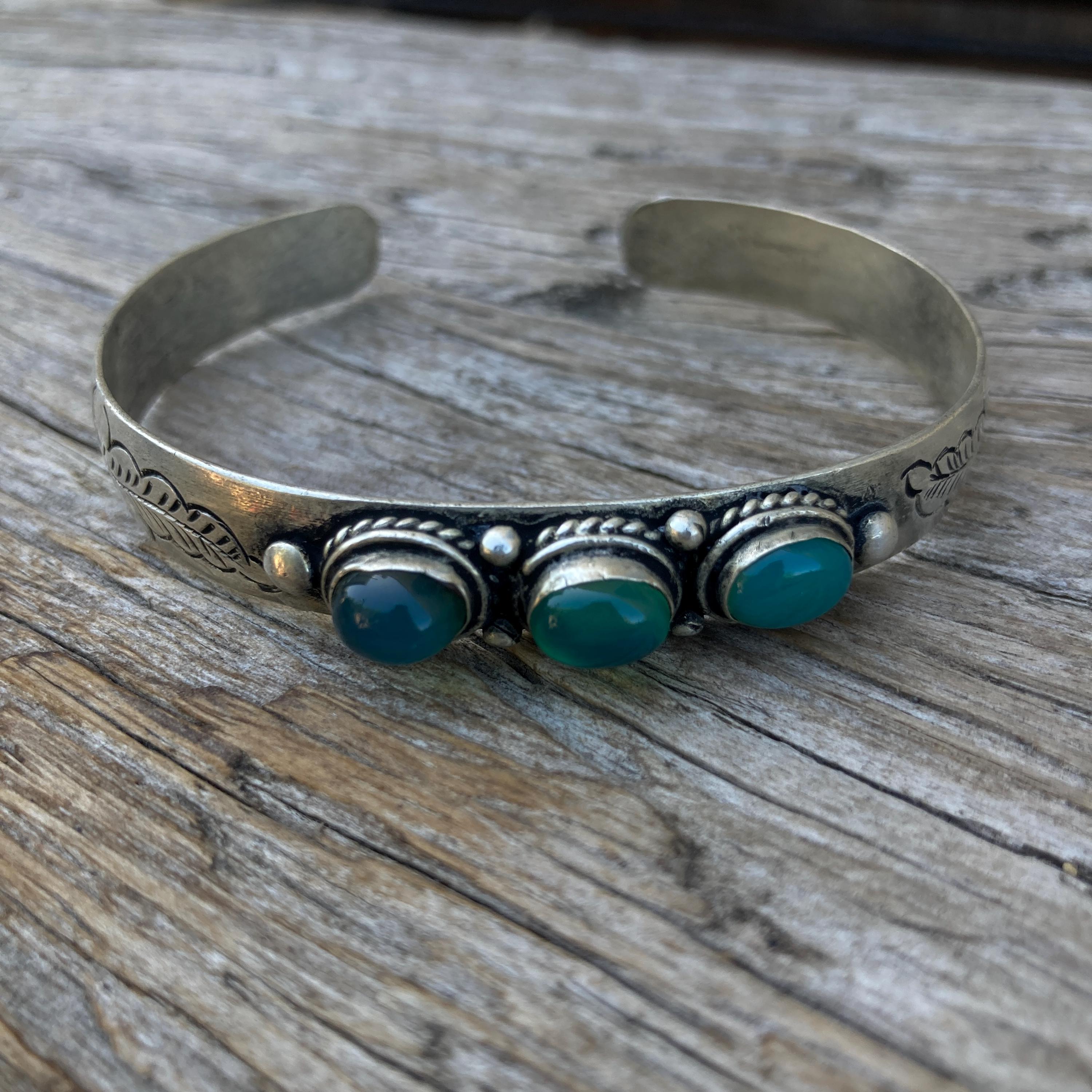Bracelet manchette en argent sterling 925 avec onyx vert et grenat