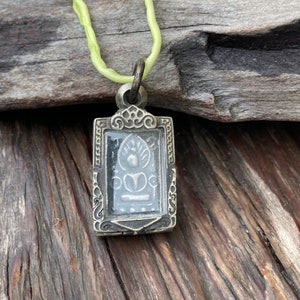 Temple Meditation Buddha Amulet Pendant Protection Jewelry