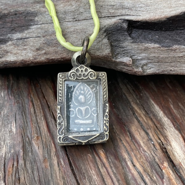 Temple Meditation Buddha Amulet Pendant Protection Jewelry