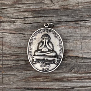 Lucky Buddha Pidta Amulet Pendant Protection Jewelry