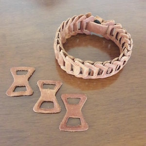 Pulsera de eslabones de cuero DIY: Proyecto de joyería artesanal