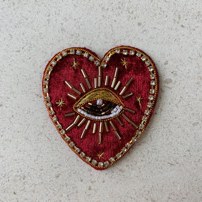Hartpatch met sprankelende kralen en boze oog | Handgemaakt borduursel met kralen en parels voor jassen, tassen en kostuums Red 5.8cm * 6cm