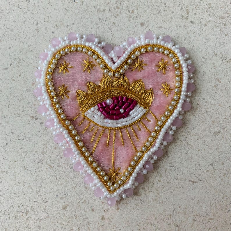 Hartpatch met sprankelende kralen en boze oog | Handgemaakt borduursel met kralen en parels voor jassen, tassen en kostuums Pink 7cm * 7cm