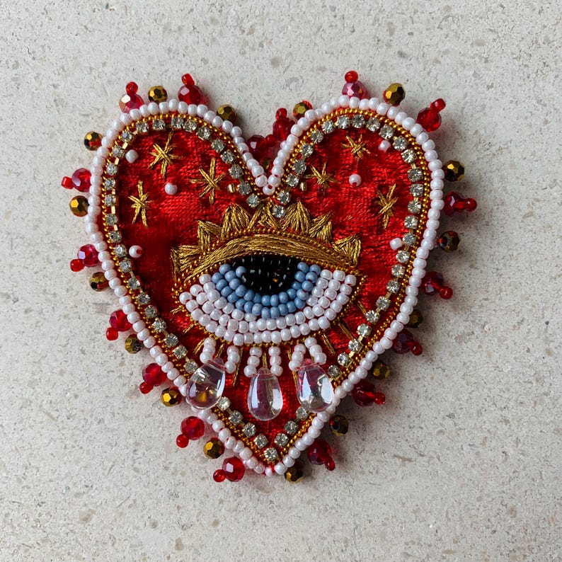 Hartpatch met sprankelende kralen en boze oog | Handgemaakt borduursel met kralen en parels voor jassen, tassen en kostuums Red 7cm * 7cm
