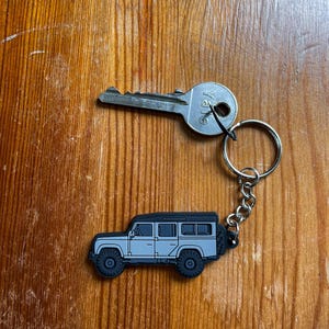 STOCKING FILLER!!! Land Rover Defender 110 Keyring  - Grey