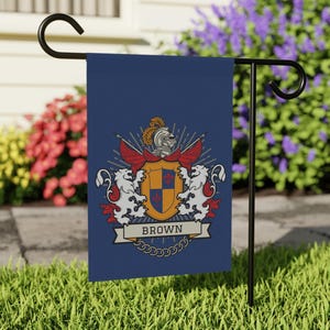 Personalized Vintage Heraldic Family Crest Yard Flag Custom Coat of Arms Garden Banner Personalized Medieval Outdoor Decor with Surname