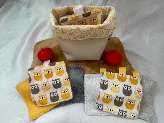 Set of 13 washable wipes with storage basket