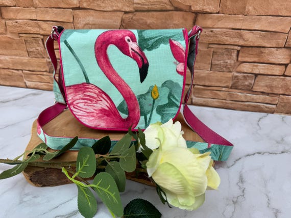 Adjustable shoulder bag for women or children
