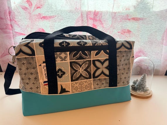 Handmade turquoise tote bag – Geometric patterns – French artisanal creation
