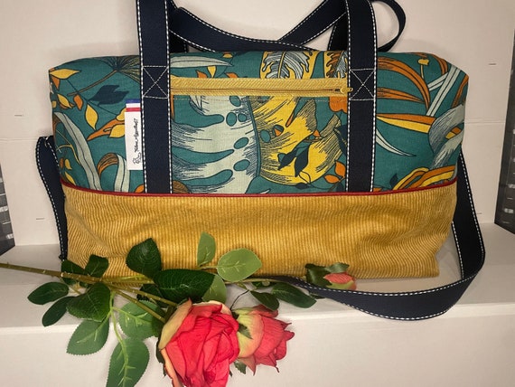 Travel, activities, meals bag with adjustable shoulder strap