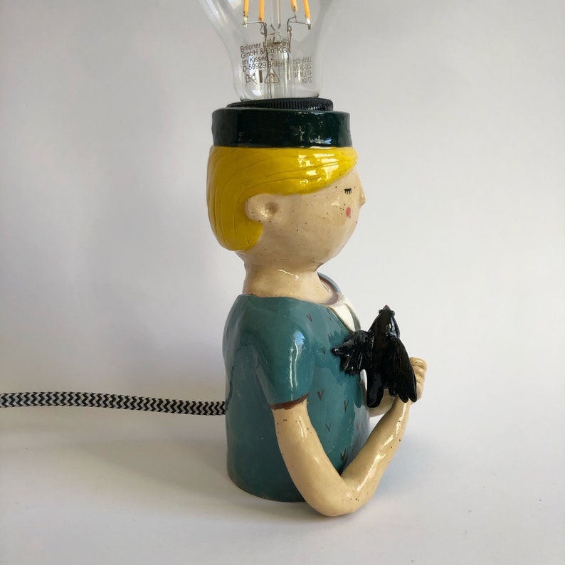 Kleiner Prinz Lampe, dekorative Tischlampen, Kinderzimmer Beleuchtung, Keramik Skulptur, Lampe mit Vogel Skulptur, Schreibtisch Dekoration Bild 7
