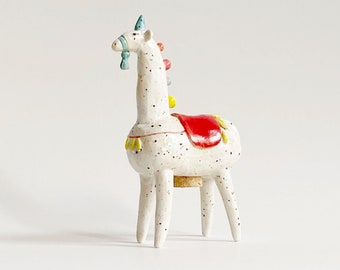 Salero coleccionable, Escultura de caballo de cerámica, Figura de caballo blanco, Decoración de cocina de estilo ecléctico, Escultura de caballo, Regalo para amantes de los caballos