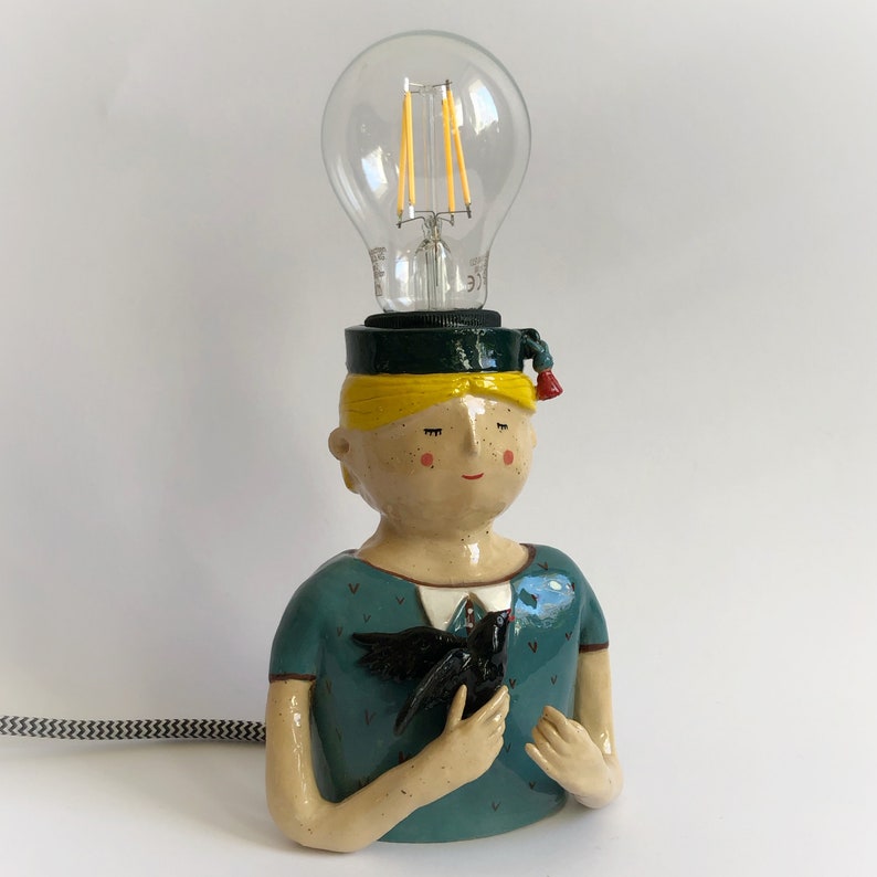 Kleiner Prinz Lampe, dekorative Tischlampen, Kinderzimmer Beleuchtung, Keramik Skulptur, Lampe mit Vogel Skulptur, Schreibtisch Dekoration Bild 3