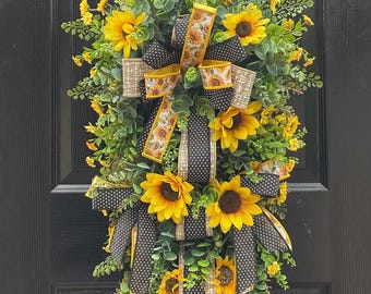 Sunflower Wreath for Front Door, Spring Wreath, Year Round Swag, Summer Wreath, Farmhouse Wreath, Farmhouse Decor, Sunflower Door Wreath.