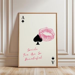 Stampa di carte da gioco Ace of Spades, stampa di carte da gioco retrò alla moda, arredamento per la stanza preppy, citazioni positive estetiche rosa, poster di Lip Kiss