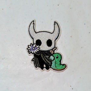 PS5 game character, Hollow, grub, embroidered iron-on patch, 9 x 7 cm