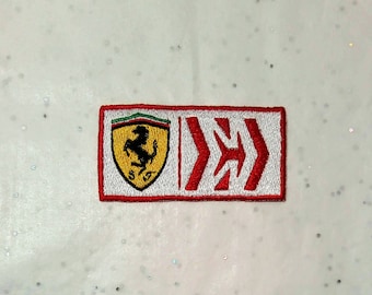 Ferrari / Scuderia ,  patch thermocollant broderie complète. 8 cm x 4 cm