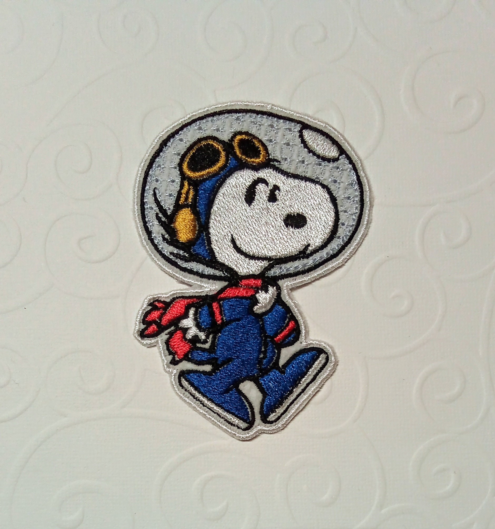 Snoopy pin
