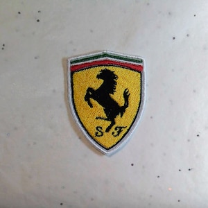 Embroidered iron-on patch, Ferrari crest, prancing horse, motorsport 6.5 cm x 5 cm