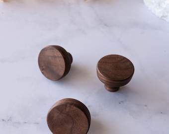 Möbelknäufe aus Amerikanischer Walnuss: Knäufe aus Holz, Möbelknöpfe, Türknäufe, Knäufe aus Holz, Knäufe aus Nussbaum, Knäufe aus Nussbaumholz