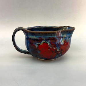 Handgefertigte Soßenschüssel aus Studiokeramik | Keramikkrug mit Tropfglasur | Blau-rote Kunstkeramik | Vintage-Küchengeschirr | BX1