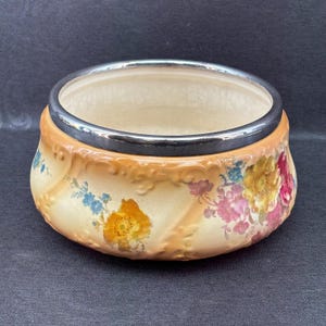 Antik Crown Devon blommig serveringsskål - Elegant köksinredning