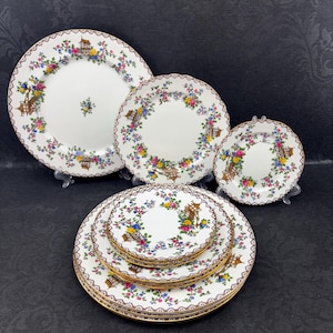 Rare Vintage Aynsley England Fine Bone China “Pagoda” - Dinner Set - 12 pieces
