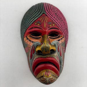 Hand-Carved Indonesian Wooden Mask: Vintage Folk Art Wall Hanging