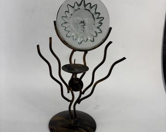 Portavelas vintage de cristal celestial con forma de sol / Portavelas gótico de hierro forjado para velas cónicas / Decoración de altar de bruja / Decoración bohemia de luna y sol