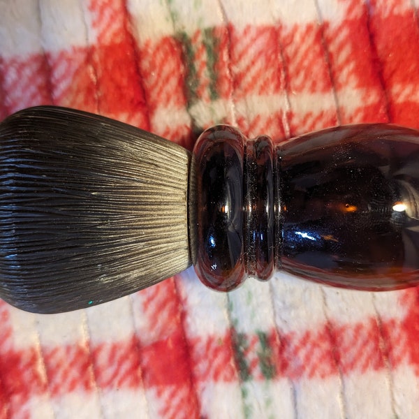 Avon Barber Shop Brush Brown, 1.5 oz Glass Bottle Wild Country Cologne Decanter in excellent condition