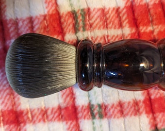 Avon Barber Shop Brush Brown, 1.5 oz Glass Bottle Wild Country Cologne Decanter in excellent condition