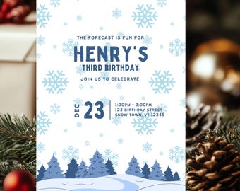 Könnte beinhalten: Eine festliche Einladung zu Henrys drittem Geburtstag, mit Winterthema, Schneeflocken und einer verschneiten Landschaft. Die Einladung enthält Datum, Uhrzeit und Ort: 123 Birthday Street, Snow Town, VT 12345.
