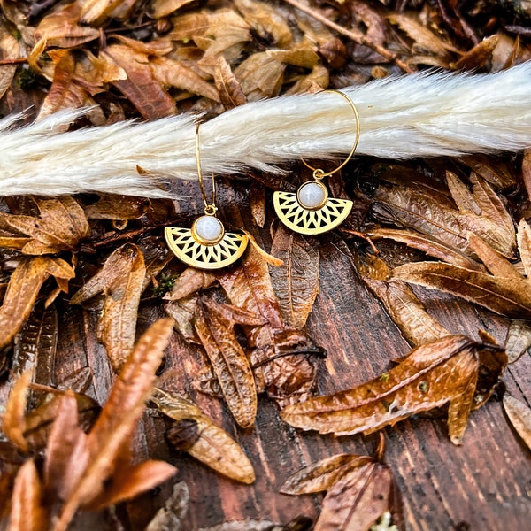 Boho Creolen mit Anhänger ‚Malea‘ Handmade goldene Edelstahl Ohrringe wasserfest filigrane Kreolen dünn Geschenk Hippie Festival minimal