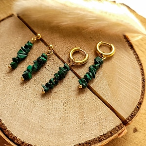 Creolen oder Ohrstecker mit Anhänger „Jade“ aus Natursteinen kleine goldene Creolen 18K vergoldet minimalistisch Geschenk