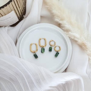 Boho Creolen mit Naturstein Anhänger| goldene Kreolen groß| Handmade| grüner Stein minimalistisch Geschenk Boho Hippie vergoldet| rund eckig