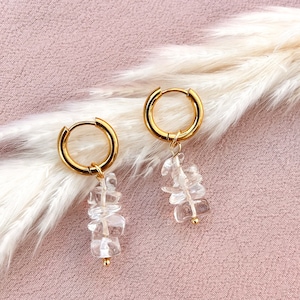 Creolen mit Anhänger "Marisol" goldene Creolen klein Handmade Ohrringe Kreolen mit Anhänger Glasstein minimalistisch Geschenk Boho Hippie