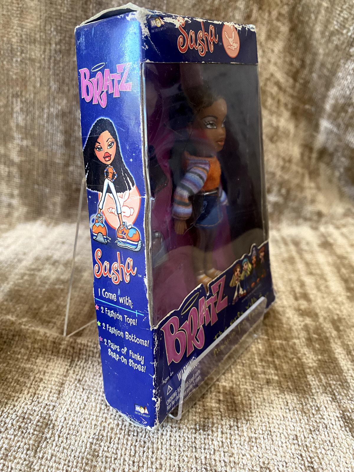 Vtg BRATZ Sasha 2002 NRFB + Jade & Adventure Boyz Cameron Doll Lot  display picture 1