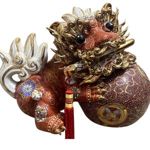 Vtg Kutani Foo Dog Statue Shishi Lion w/ Tassle Porcelain Japanese Mid-Century