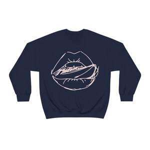 Lips Heavy Blend Crewneck Sweatshirt, Trendy Sweatshirt, Graphic Sweatshirt for Her, Gift for Her, Gift for Friend, Gift for Sister