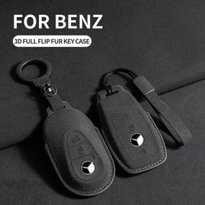 Die Mercedes-Schlüsselhülle aus Alcantara ist kompatibel mit folgenden Mercedes-Modellen: M9 (2024–2025), E-Klasse (2023–2025), SL, CLE, GLC (2022–2025), EQE, EQS, S und C.