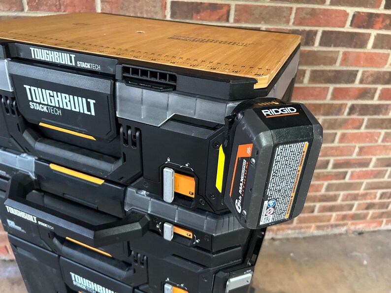 ToughBuilt StackTech - Ridgid 18v Battery Clip - Battery Holder image 2
