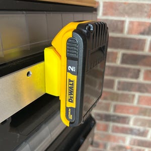 ToughBuilt StackTech - Dewalt 20v Battery Bolt-On - Battery Holder