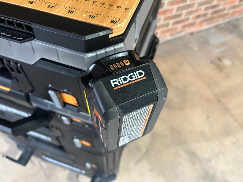 ToughBuilt StackTech - Ridgid 18v Battery Clip - Battery Holder image 3