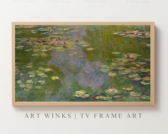 Puede incluir: Una impresión artística enmarcada de un estanque de nenúfares, con hojas verdes y flores rosas. La pintura tiene un estilo suave e impresionista y está enmarcada en un marco de madera marrón claro. El texto "ART WINKS | TV FRAME ART" está en la parte inferior.